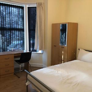 Budget Kamer met een King Size Bed